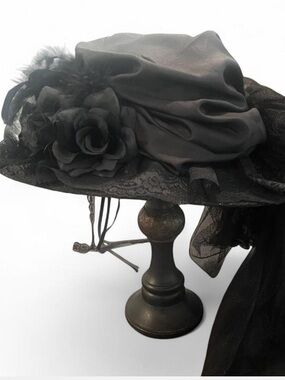 Vintage Elsie Massey Originals
Black Gothic Derby Hat/Mourning Veil with Roses,